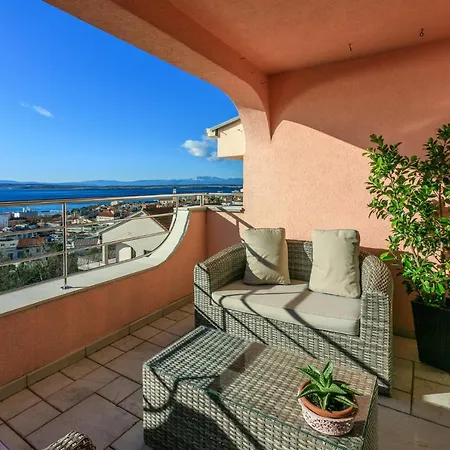 Apartament Red Paradise *