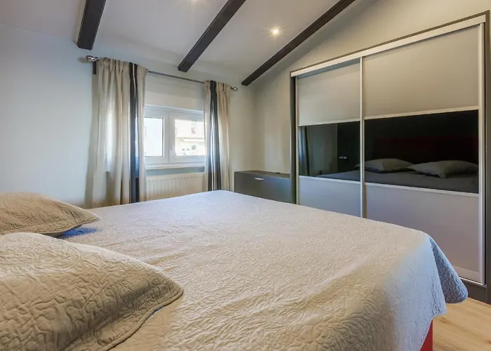 Red Paradise Apartment