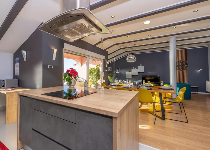 Red Paradise * Crikvenica