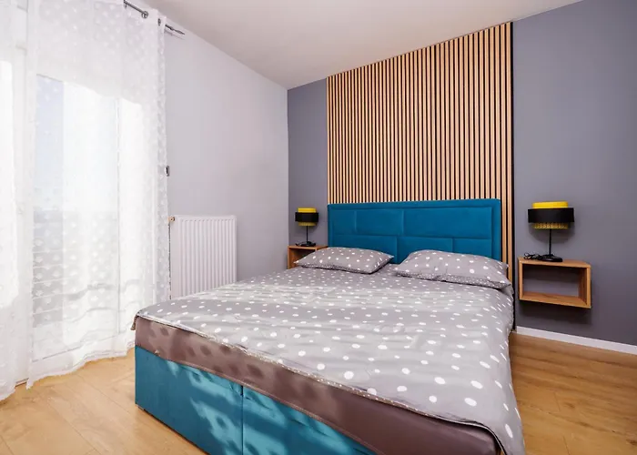 Red Paradise Apartment